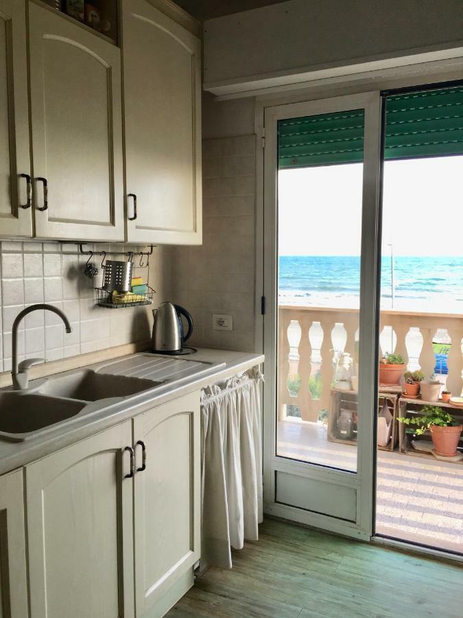 Casa Al Mare Apartment Lido di Ostia Bagian luar foto